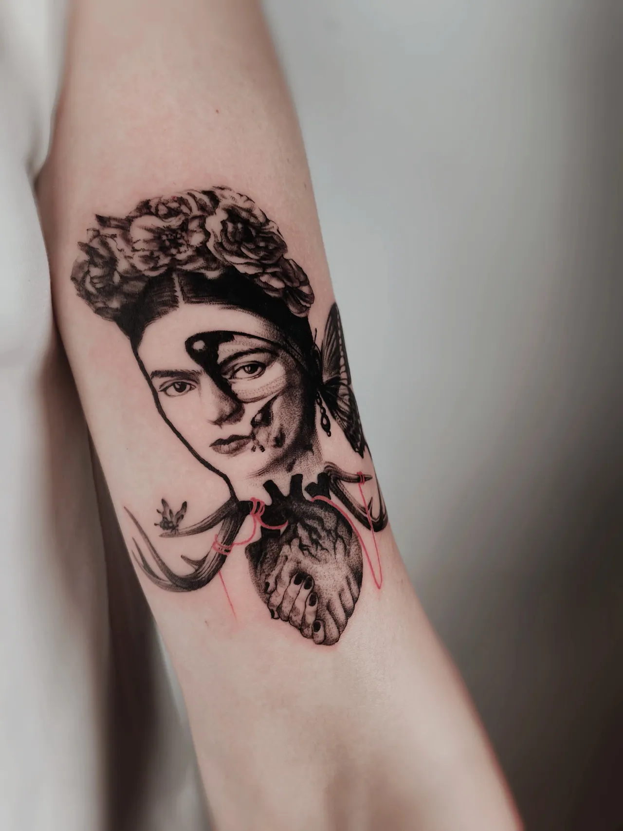 Illustrative tattoo by Veegee