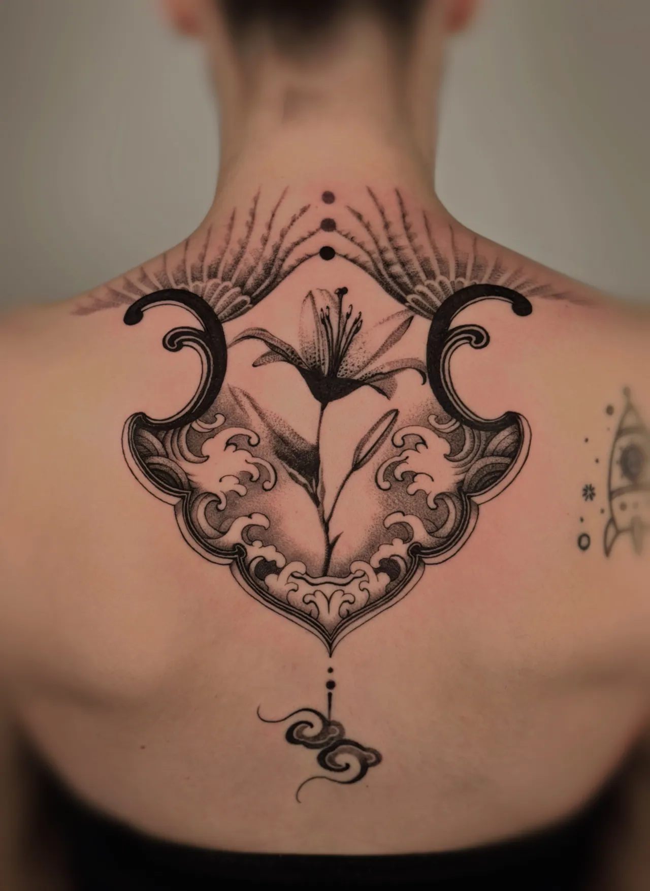 Ornamental tattoo by Veegee