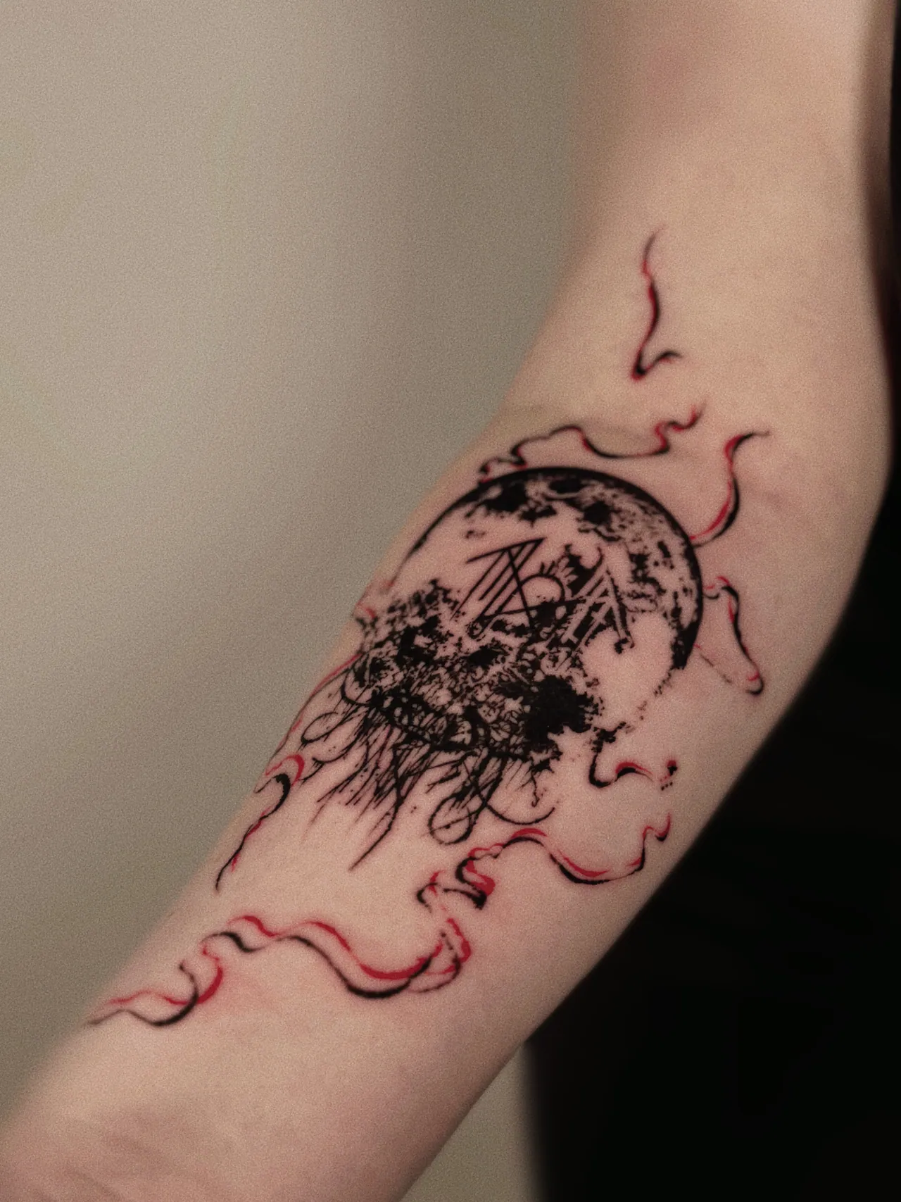 Blackwork tattoo by Veegee